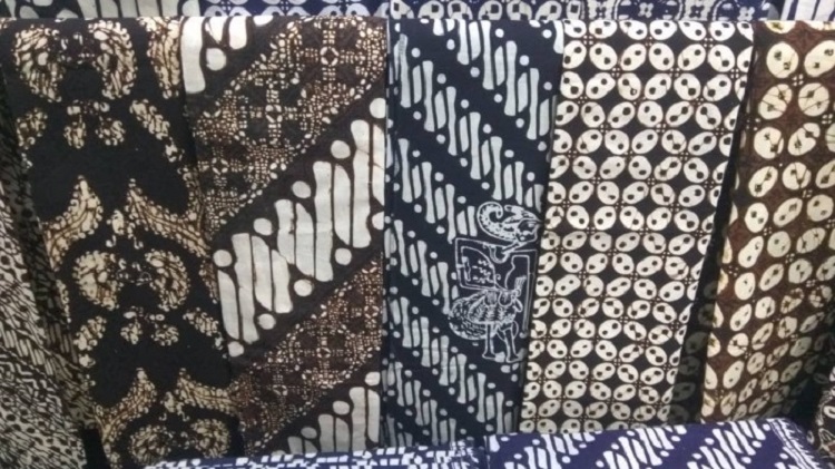 Arah motif batik Jogja dan Solo berbeda, Sumber: antarejatour.com