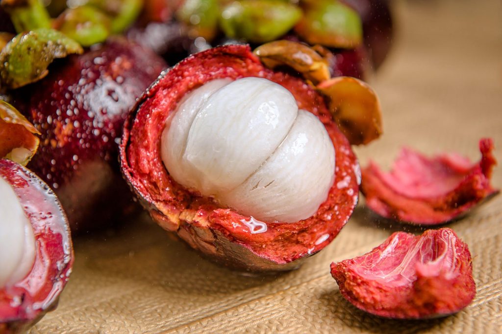 Buah manggis sebagai pewarna alami. Sumber: pixabay.com