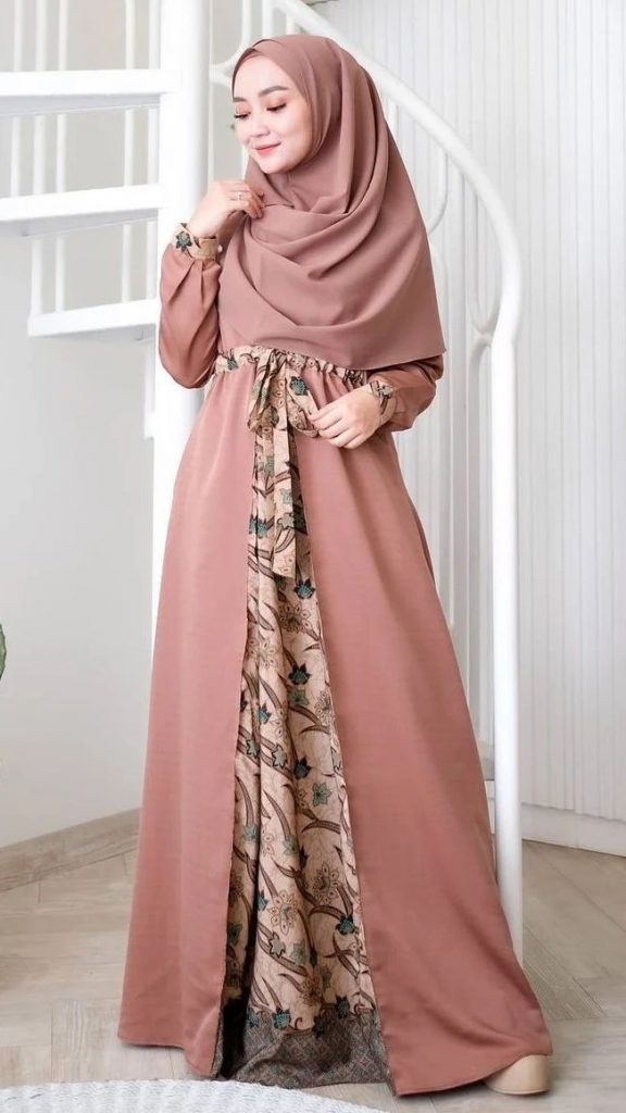 Gamis Batik Kekinian Wanita. Sumber: pinterest.com