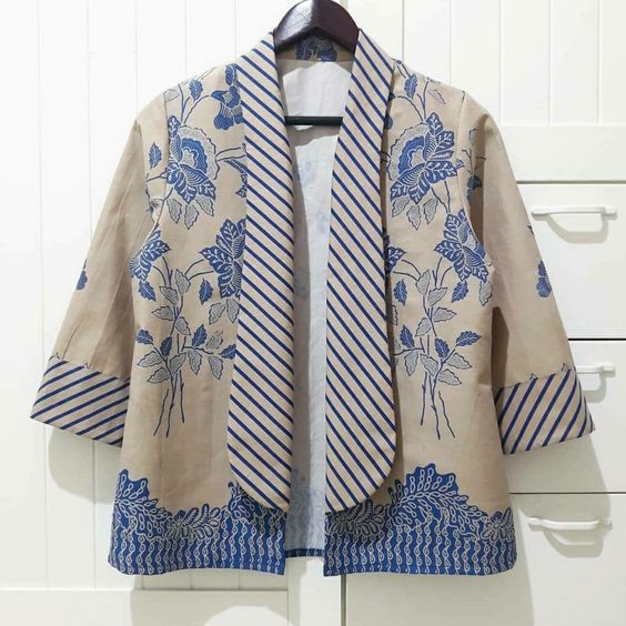 Vest Batik. Sumber: pinterest.com