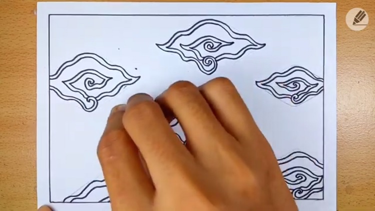 Menghapus garis bantu, Sumber: Youtube @Draw Easy Draw