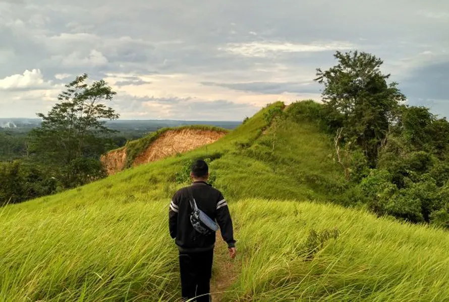 Bukit anggana, sumber tempatwisata.my.id