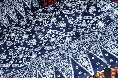 motif batik batanghari, terinspirasi dari sungai terbesar di Jambi. sumber: sirclocdn.com