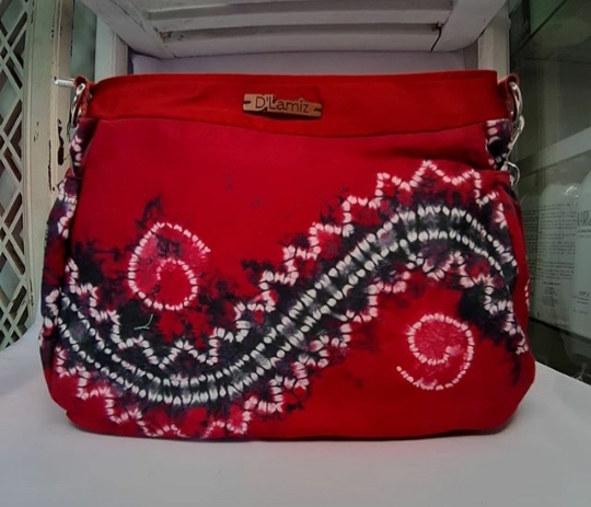 tas unik dengan motif naga balimbur. sumber: rumah-bumn.id