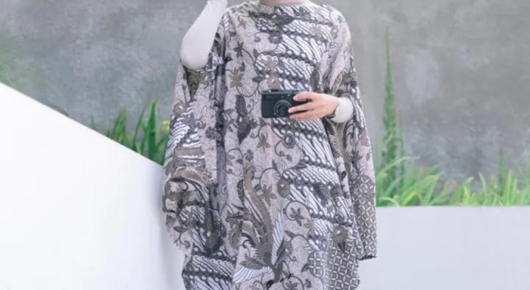 Batik kaftan abu-abu, Sumber: lazada