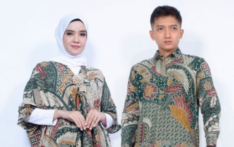 Busana batik kaftan, Sumber: morata