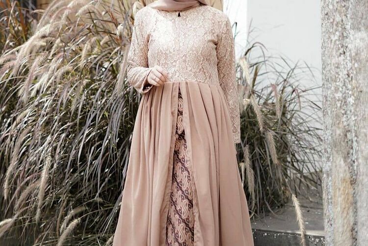 Gamis batik brokat, Sumber: pinmg.com