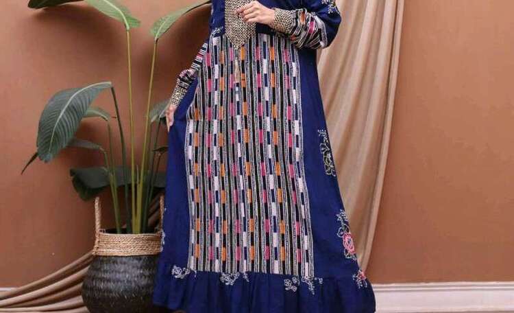 Gamis batik ruffle, Sumber: wcsstore