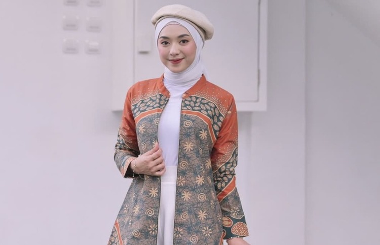 Outer batik, Sumber: popbela.com